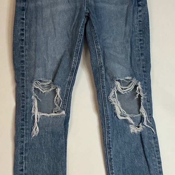 Women’s American Eagle Mom Jean Strigid Ripped torn knees size 0 - Picture 2 of 7